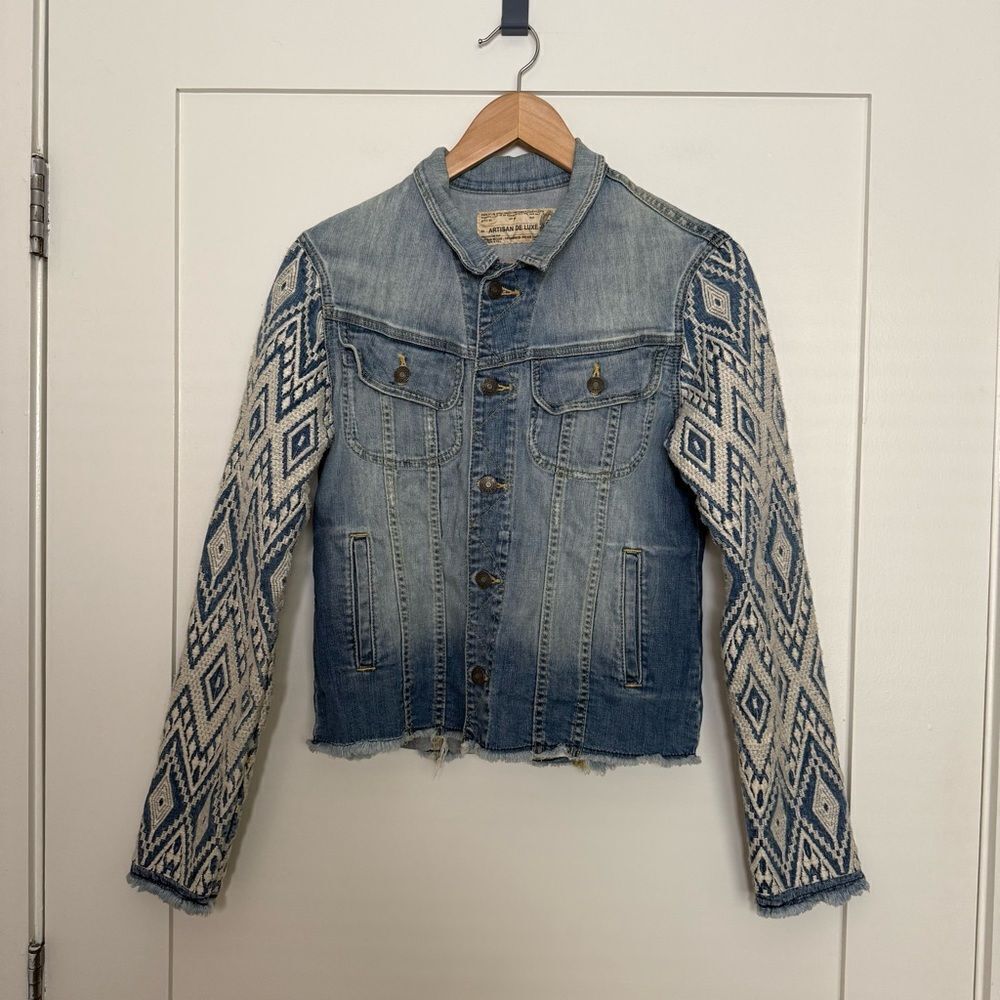 Artisan De Luxe Jean Jacket Womens Sz S Blue Embroidered Sleeve Denim Boho Fest